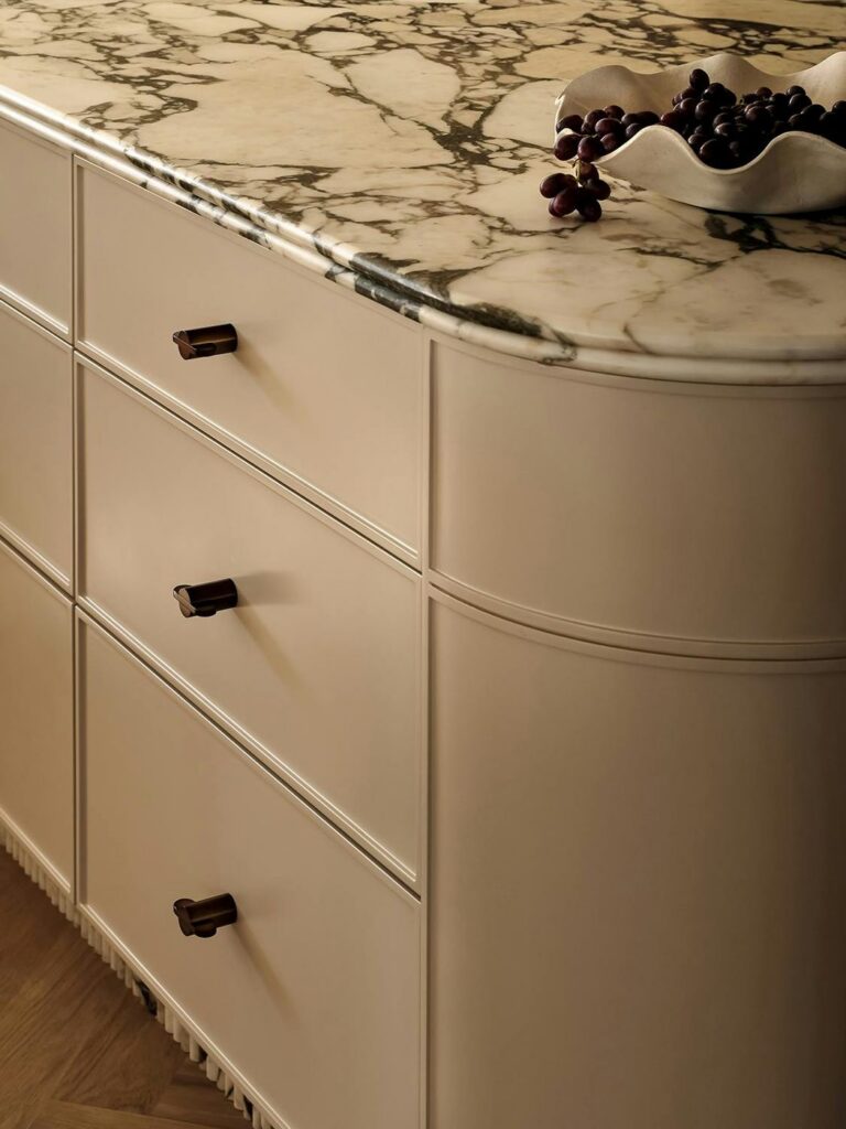 Lo & Co T-knob in Dark Bronze — Kitchen