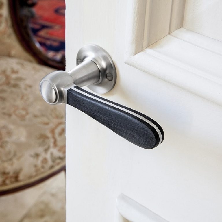 Formani door hardware in Black and Wood