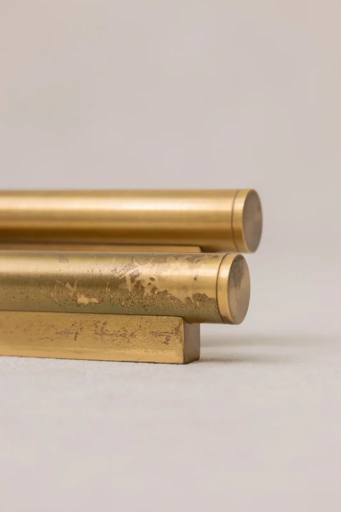 Turnstyle Designs Tab pull in Unlacquered Brass — Flatlay